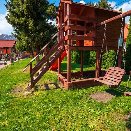 아파트 Boglarka Apartmanhaz *