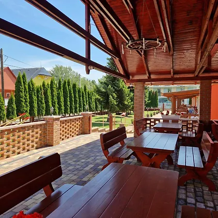Boglarka Apartmanhaz *