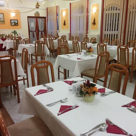 Boglarka Apartmanhaz Apartament