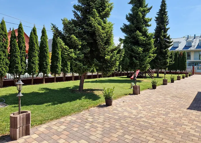 Boglarka Apartmanhaz Lägenhet Mezőkövesd