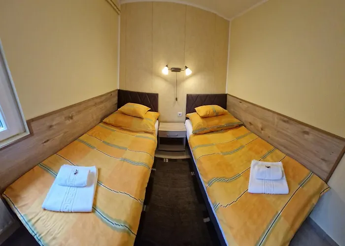 Boglarka Apartmanhaz Lägenhet Mezőkövesd